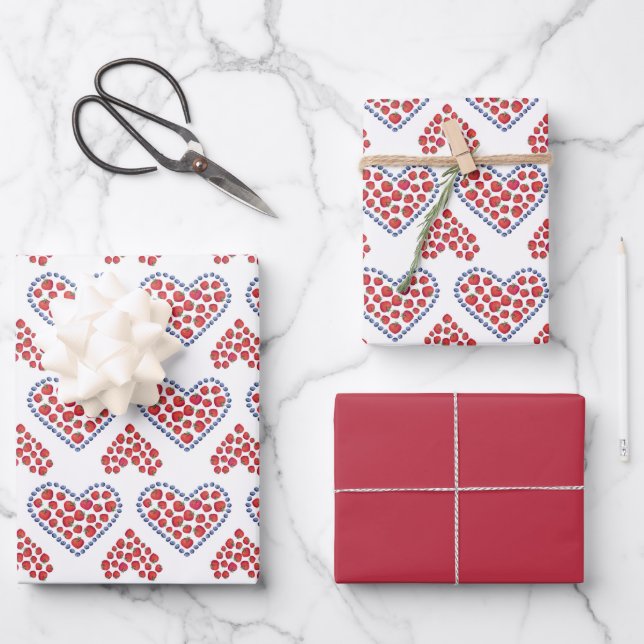 Blueberry Hearts und Red Strawberries Geschenkpapier Set (Vorderseite)