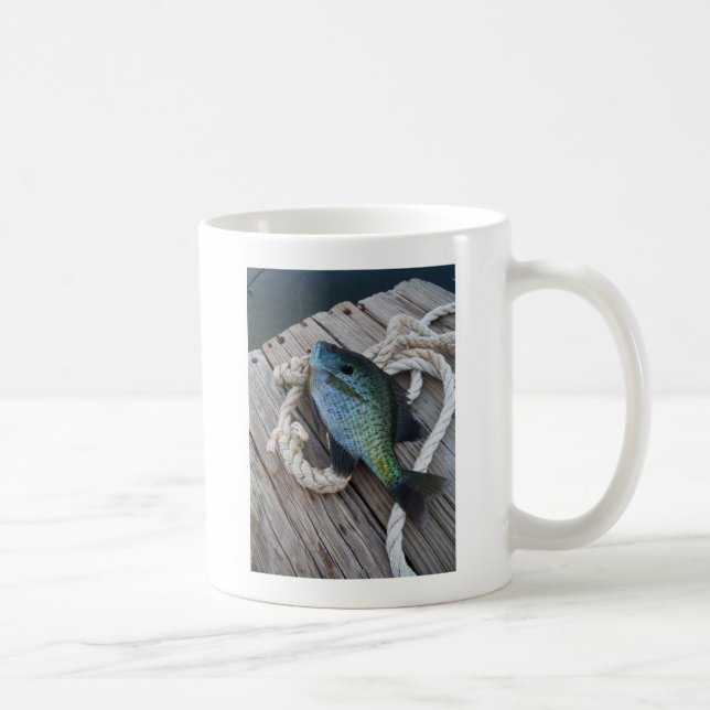 Bluegill auf Dock Kaffeetasse (Rechts)