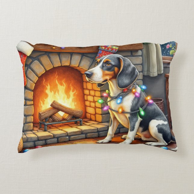 Bluetick Coonhound Fireplace with Christmas Lights Dekokissen (Vorderseite)