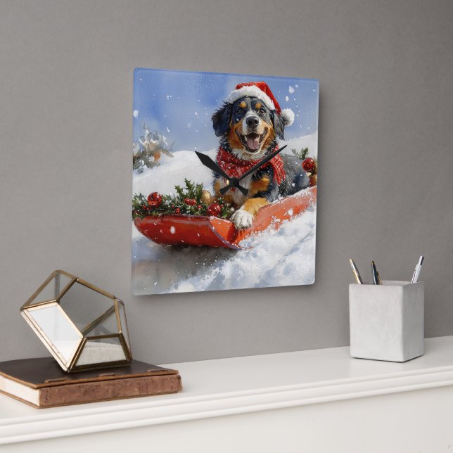 Bluetick Coonhound Hund in Sledge Weihnachten Quadratische Wanduhr (Büro)