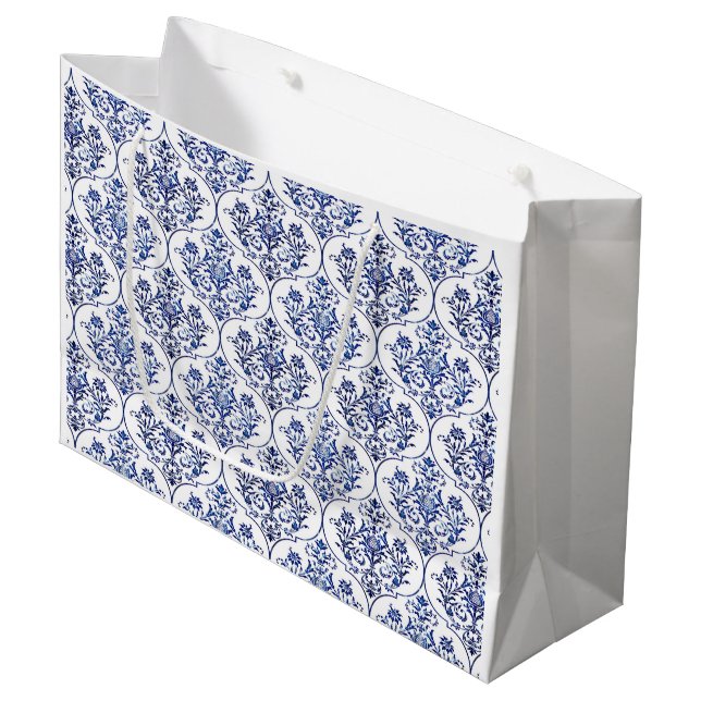 Blüh Damask Muster - blau + Ihre Idee Große Geschenktüte (Vorderseite Schrägansicht)