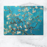 Blühende Almond Tree Vincent van Gogh Postkarte<br><div class="desc">Eine kunstvolle Postkarte mit Vincent van Gogh's blühender Mandelbaum (1890),  einem Ölgemälde aus der postimpressionistischen Zeit. Ein schöner Frühling blüht gegen einen blauen Himmel.</div>