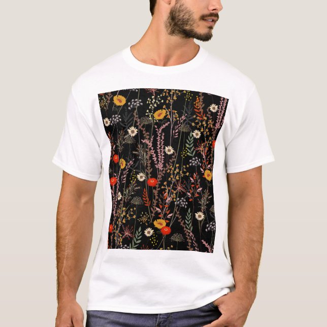 Blühende Blume auf der Wiese T-Shirt (Vorderseite)