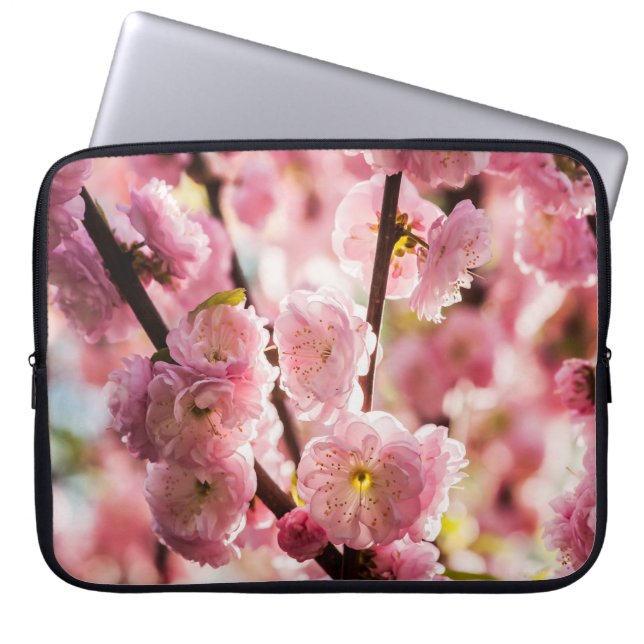 Blühende Erde - rosa Paradise Laptopschutzhülle (Vorderseite)