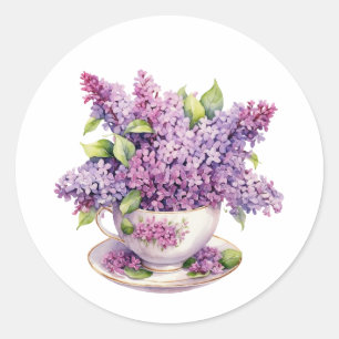 Blühende Fliederblumen in einer Teetasse Runder Aufkleber