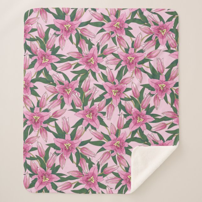 Blühende Lilien in Pastellrosa Sherpadecke (Vorderseite)