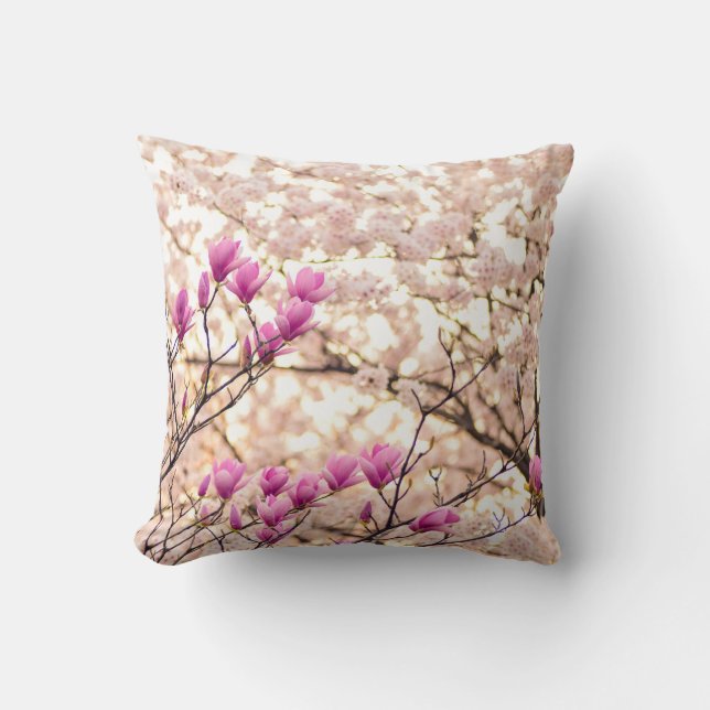 Blühende rosa Lila Magnolias-Frühlingsszene Blume Kissen (Vorderseite)
