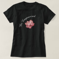 Blühende Rosa Lotus Wasserlilie auf Schwarz Inspir
