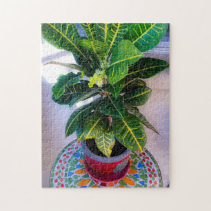 Blühender Croton auf Mosaiktisch Puzzle