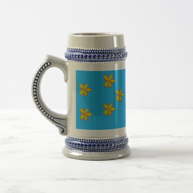 Blume auf blau gestrichen bierglas (Links)