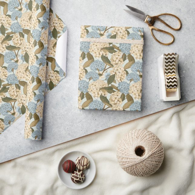 Blume aus Blau und Weiß und grüne Blätter Geschenkpapier (Kunsthandwerk)