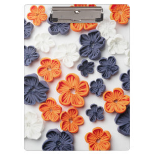 Blume aus handgefertigten Frühlingstoffen, orange Klemmbrett