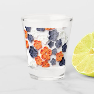 Blume aus handgefertigten Frühlingstoffen, orange Schnapsglas