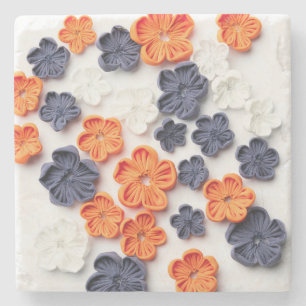 Blume aus handgefertigten Frühlingstoffen, orange  Steinuntersetzer
