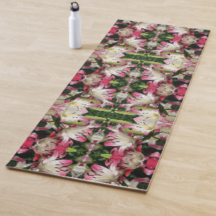 Blume aus Roter und Weiße Lilie Abstrakt Yogamatte