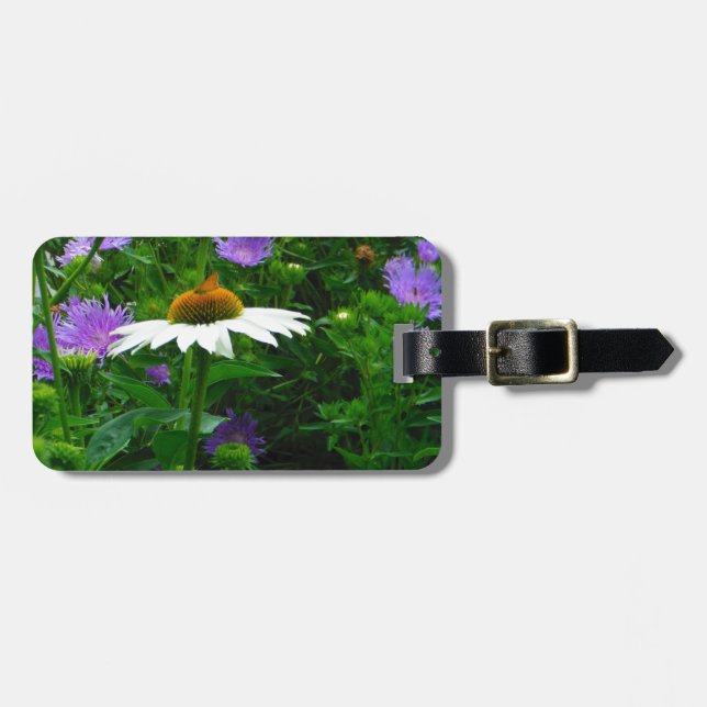 Blume aus weißem Kon, violette Blumen und Motte Gepäckanhänger (Vorderseite horizontal)