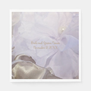 Blume aus weißer Seide mit Perle Serviette