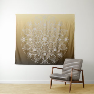 Blume, Blätter, Mandala aus weißer Leder auf Gold Wandteppich