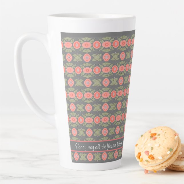 Blume der Korallen und Dunkelgrauweißer Latte Cup Milchtasse (Beispiel)