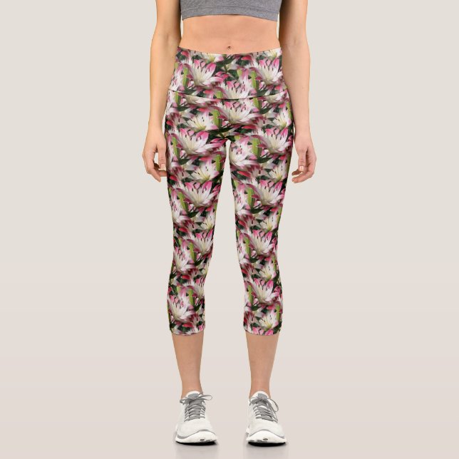 Blume der Weißen Lilie Capri Leggings (Vorderseite)