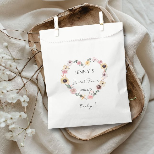 Blume-Herz-Hochzeit-Brautparty Geschenktütchen (Flower-Heart Bridal Shower Favor Bag with your name and date.)