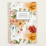 Blume im Herbst und Grünmuster Planer<br><div class="desc">Individuell gestalteter Blumenplaner mit Blumenstrauß in Rosa, Gelb und Rot, Rose und Gänseblümchen mit Akzenten im Grünen. Personalisieren Sie diese durch Hinzufügen von Namen und anderen Details. Dieser botanische Planer ist ein personalisiertes Geschenk für Weihnachten, Geburtstage und Abschlüsse.</div>