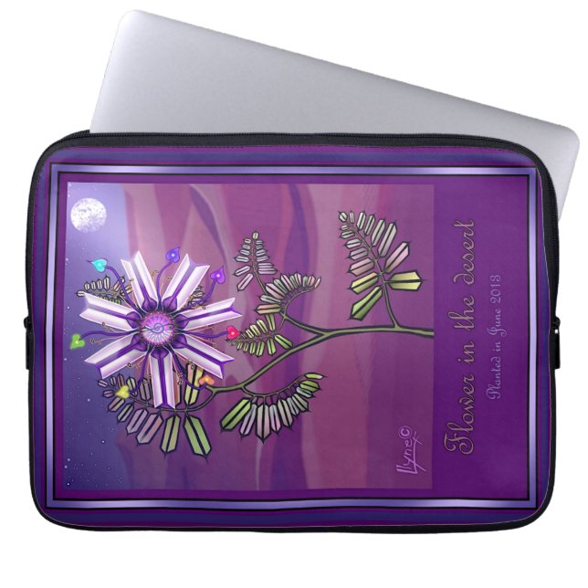 Blume in der Wüste Laptopschutzhülle (Vorderseite)