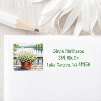 Blume in Kupfer-Topf am Lakehouse Deck