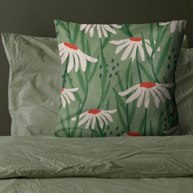 Blume mit der grünen Hand Kissen (Chamomile Flower in a sage green background of soft warm cream color make this design a great choice)