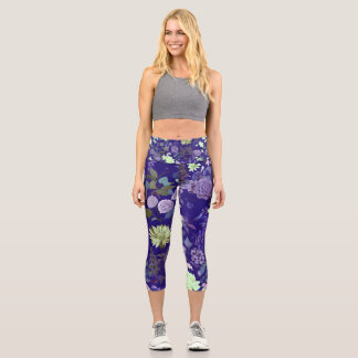 Blume mit eleganter und faszinierender Atmosphäre Capri Leggings