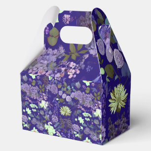Blume mit eleganter und geheimnisvoller Atmosphäre Geschenkschachtel