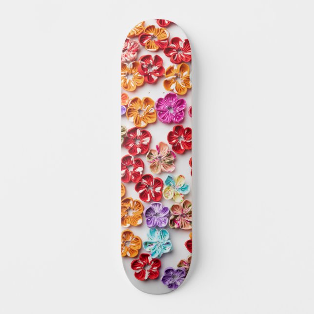 Blume mit Handnähte, Multicolor Skateboard (Vorderseite)