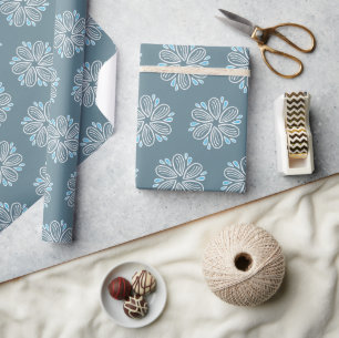 Blume Muster in Blau und Weiß Geschenkpapier