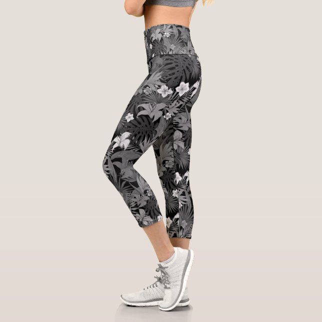 Blume & Palm Blätter in Grau Shades Capri Leggings (Links)