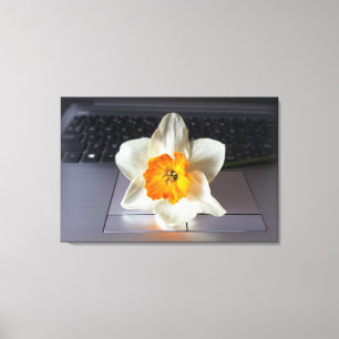 Blume über Tastatur Leinwanddruck
