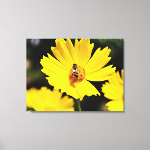 Blume und Biene Leinwanddruck