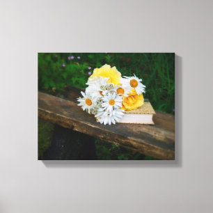 Blume und romanische Leinwand