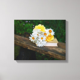 Blume und romanische Leinwand