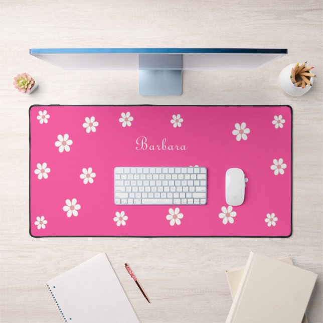 Blume und Skriptkalligraphie auf Neon Pink Schreibtischunterlage (Büro 1)