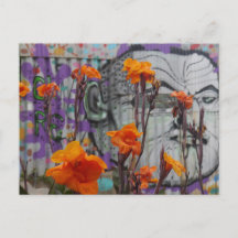 Blume und Street Art in Valparaiso, Chile