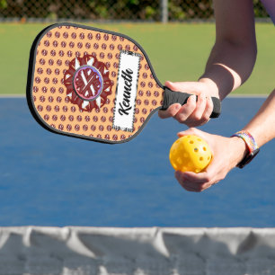 Blume von Burgund-Elfenbein von Kenneth Yoncich Pickleball Schläger