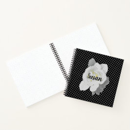 Blume "White Gardenia" auf dem Schwarz-Weiß-Polka- Notizbuch