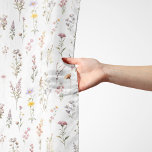 Blume, Wildblumen, Blume im Garten Schal<br><div class="desc">Elegantes, stilvolles und raffiniertes Muster mit bunten Wildblumen. Modernes und trendiges Geschenk, perfekt für den Blumendesigner in Ihrem Leben.</div>