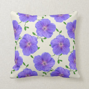 Blumen-blaue Pelargonie auf irgendeiner Farbe Kissen
