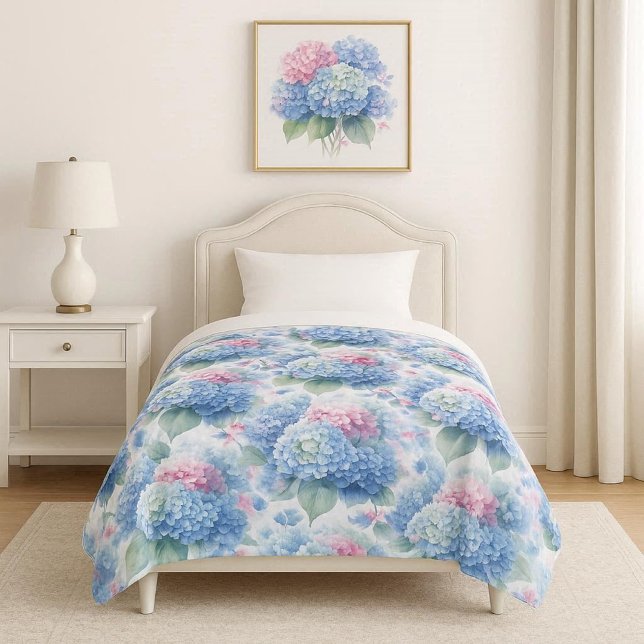 Blumen-Hortensien-Fliesblanke Blau & Rosa Fleecedecke (60x80 large fleece blanket on twin bed, Mockup is a display )