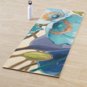 Blumen in den verschiedenen Schatten von Lila und Yogamatte