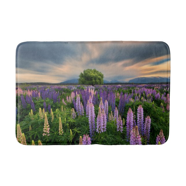 Blumen | Lupinefeld in Neuseeland Badematte (Vorderseite)