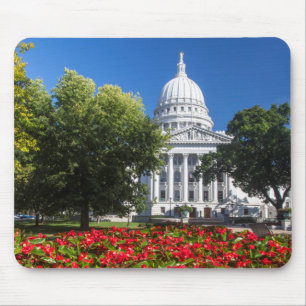 Blumen vor dem State Capitol Gebäude Mousepad