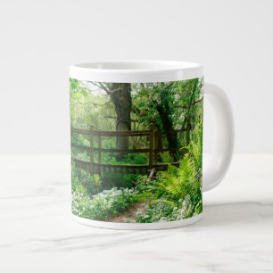 Blumen   Weiße Wildblumen im Wald Jumbo-Tasse