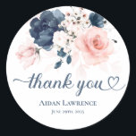 Blumenaufkleber in Navy Blue und Blush Pink Runder Aufkleber<br><div class="desc">Verlass einen Eindruck bei den Gästen mit dem Blumenmotiv Navy Blue und Blush Pink. Erleben Sie die Klasse mit einem eleganten Party mit diesem Blumenmotiv Navy Blue und Blush Pink. Personalisieren Sie Ihre Daten oder klicken Sie auf "Weitere Anpassungen vornehmen", um Schriftart Stile, Größe und Farben zu bearbeiten.</div>